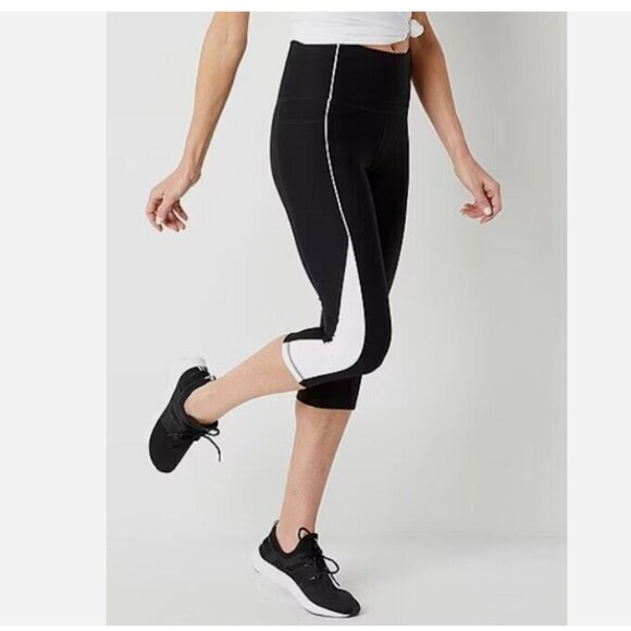 Xersion Ever Contour High Rise Quick Dry Workout Capris. 3X - Picture 2 of 8